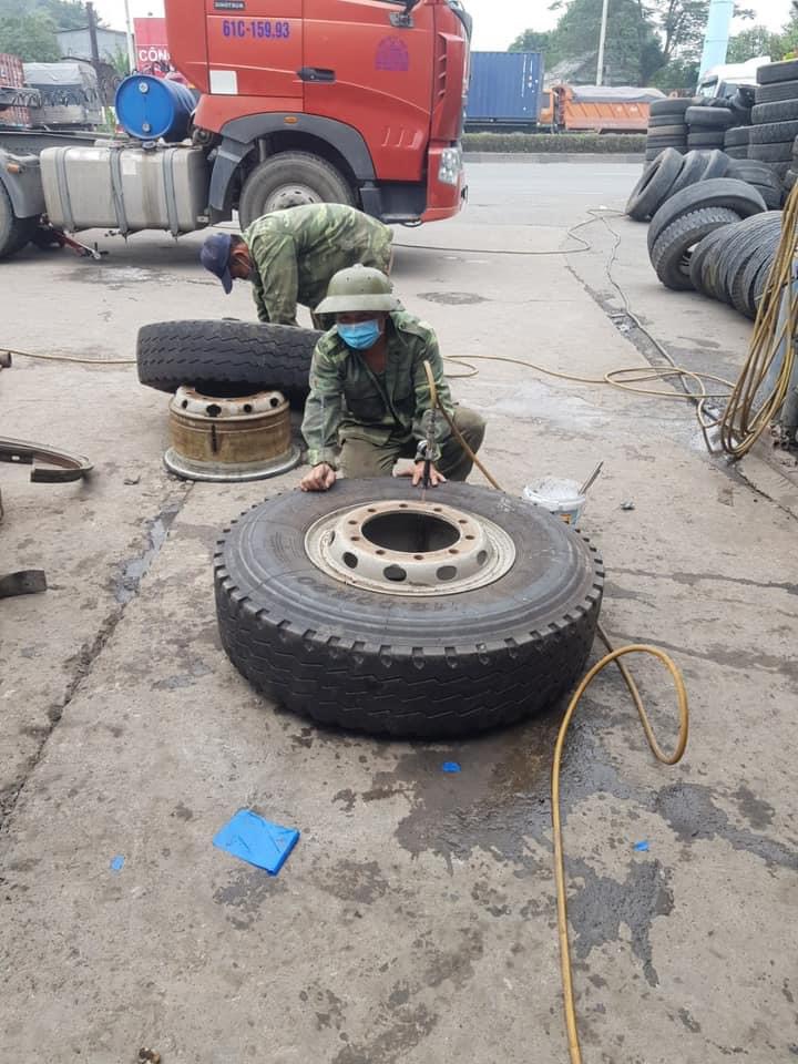 PHÂN PHỐI LỐP XE CÔNG TRÌNH UY TÍN NHẤT BÌNH DƯƠNG - CÔNG TY CỬU LONG THIÊN